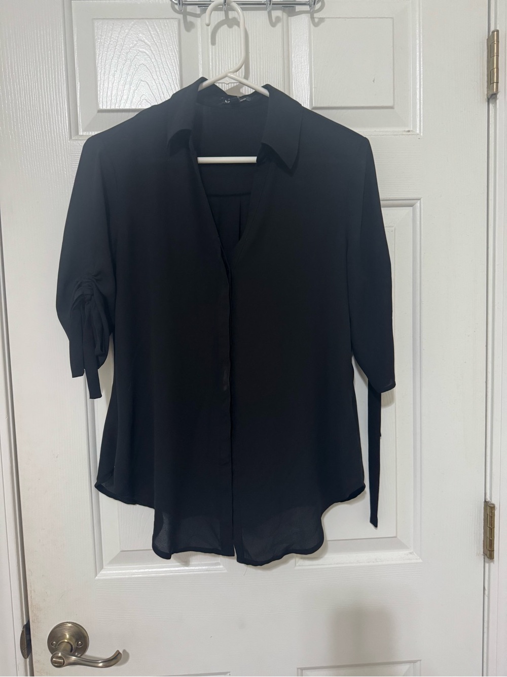 Womens Black Tie-Sleeve Button-Front Blouse